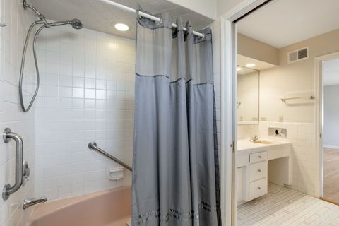 Tiny photo for 7241 N Lowell Avenue, Lincolnwood, IL 60712 (MLS # 12599893)