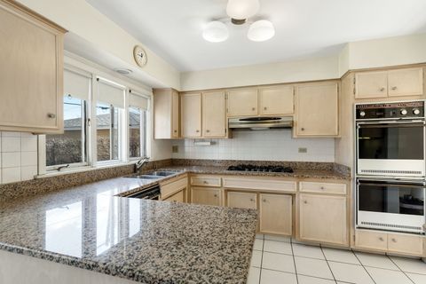 Tiny photo for 7241 N Lowell Avenue, Lincolnwood, IL 60712 (MLS # 12599893)