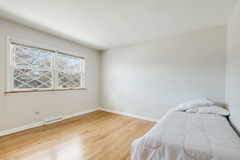 Tiny photo for 7241 N Lowell Avenue, Lincolnwood, IL 60712 (MLS # 12599893)