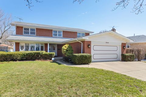 Photo of 7241 N Lowell Avenue, Lincolnwood, IL 60712 (MLS # 12599893)