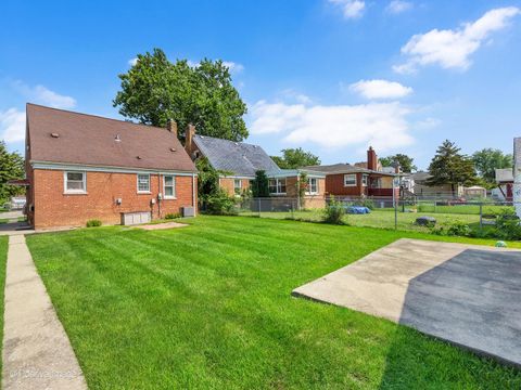 Tiny photo for 4214 Prairie Avenue, Brookfield, IL 60513 (MLS # 12503827)