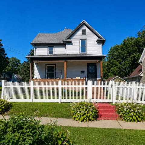 Photo of 610 Oakley Avenue, Rockford, IL 61101 (MLS # 12743647)