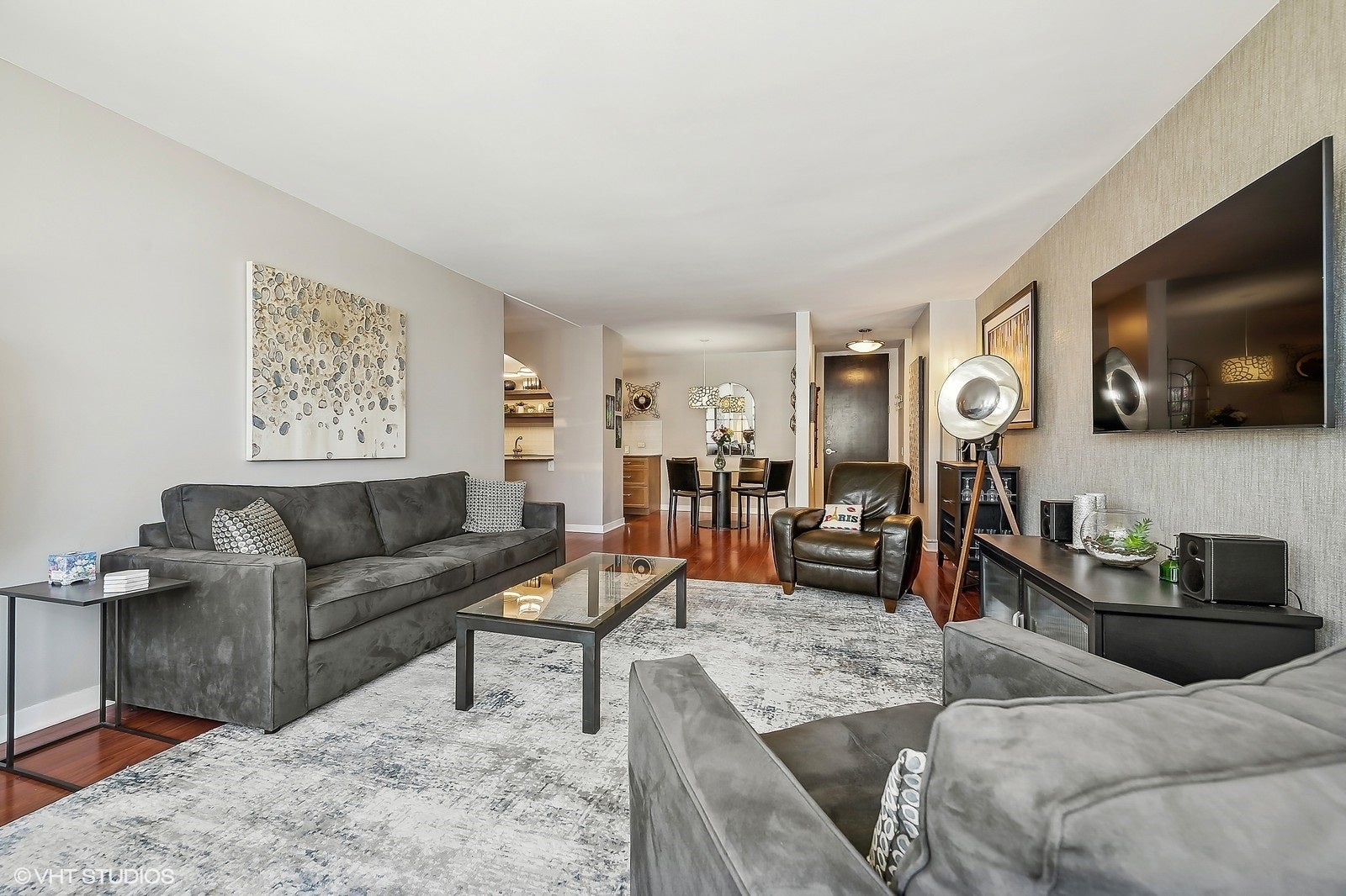535 N MICHIGAN Avenue 2614