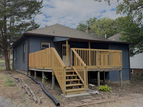 Tiny photo for 618 N 9TH Street, Murphysboro, IL 62966 (MLS # 12787342)
