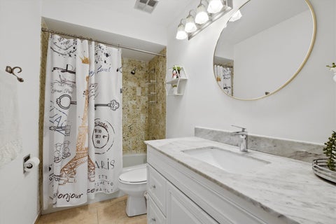 Tiny photo for 1747 W Crystal Lane #207, Mount Prospect, IL 60056 (MLS # 12712775)