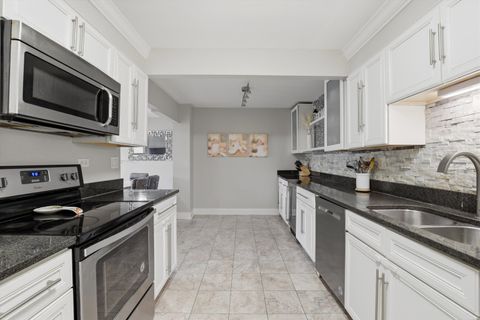 Tiny photo for 1747 W Crystal Lane #207, Mount Prospect, IL 60056 (MLS # 12712775)