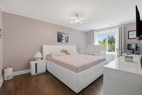 Tiny photo for 1747 W Crystal Lane #207, Mount Prospect, IL 60056 (MLS # 12712775)
