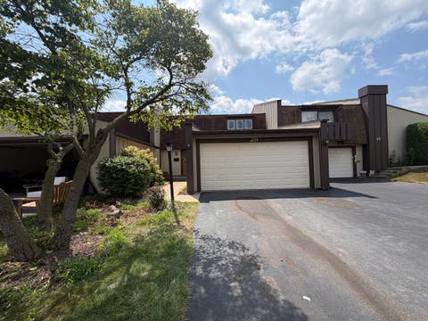 Photo of 29 Westwood Court, Indian Head Park, IL 60525 (MLS # 12713636)