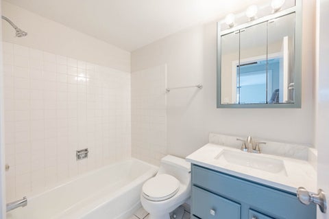 Tiny photo for 29 Westwood Court, Indian Head Park, IL 60525 (MLS # 12713636)
