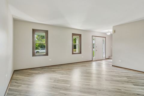 Tiny photo for 36 Shore Drive, Schaumburg, IL 60193 (MLS # 12474243)
