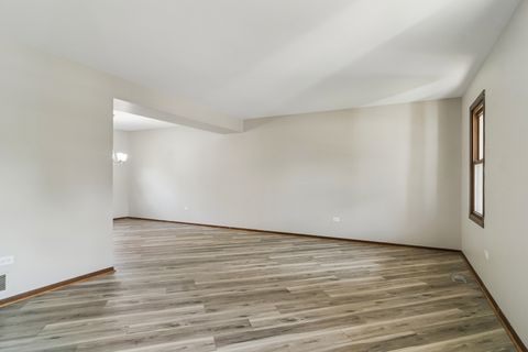 Tiny photo for 36 Shore Drive, Schaumburg, IL 60193 (MLS # 12474243)