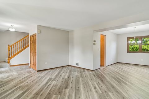 Tiny photo for 36 Shore Drive, Schaumburg, IL 60193 (MLS # 12474243)