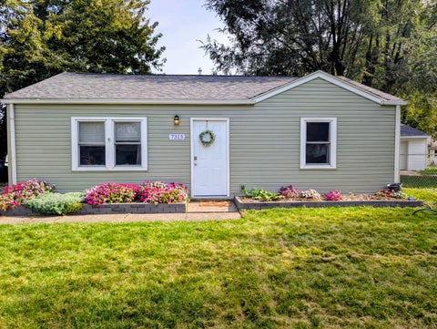 Photo of 7315 Cedar Street, Davenport, IA 52806 (MLS # 12792883)