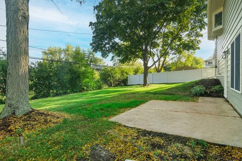 Tiny photo for 1420 Hassell Road, Hoffman Estates, IL 60169 (MLS # 12521960)
