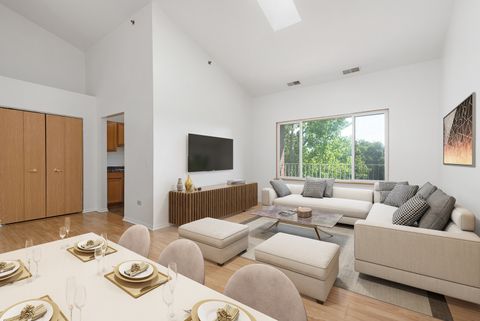 Tiny photo for 881 N Swift Road #306, Addison, IL 60101 (MLS # 12499542)