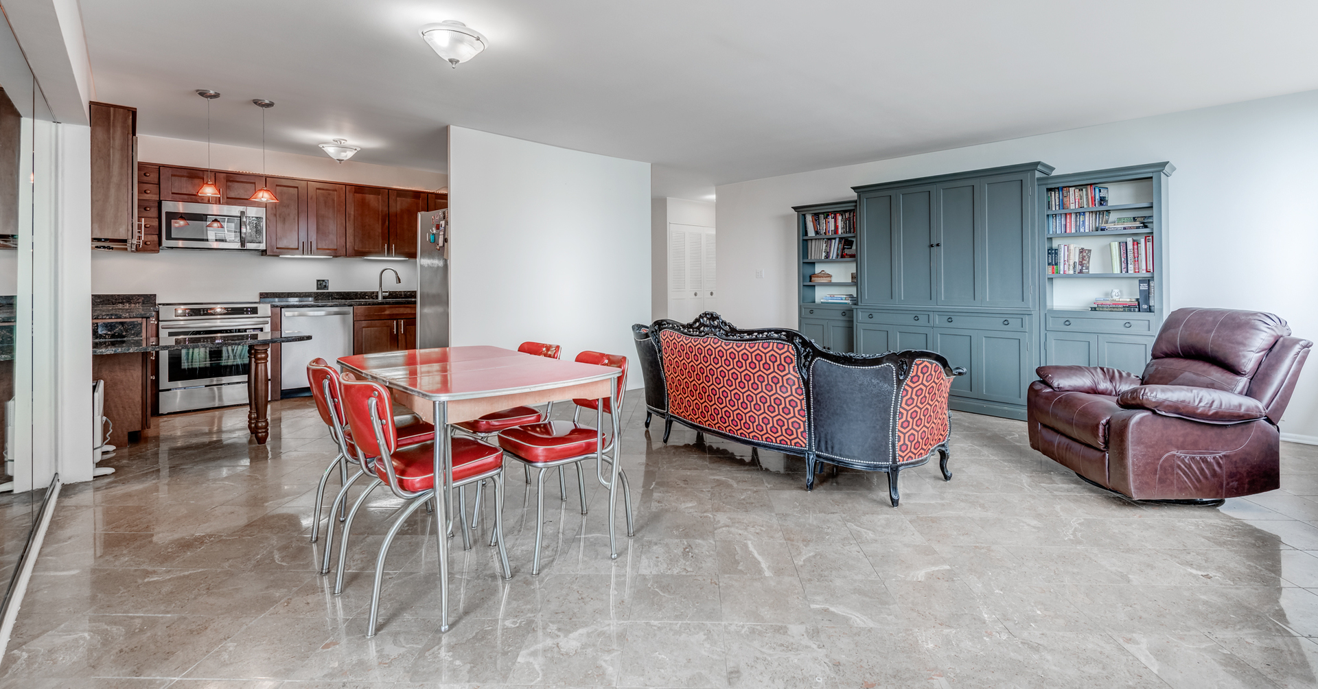 4250 N MARINE Drive 1609