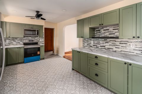 Tiny photo for 1004 S Taylor Drive, Carbondale, IL 62901 (MLS # 12601186)