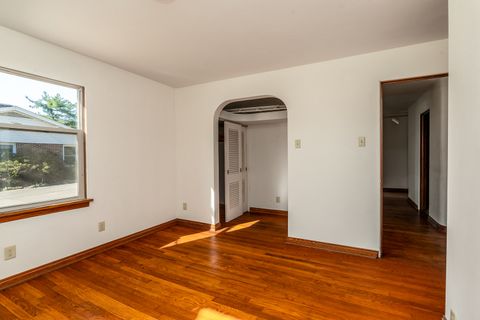 Tiny photo for 1004 S Taylor Drive, Carbondale, IL 62901 (MLS # 12601186)