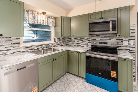 Tiny photo for 1004 S Taylor Drive, Carbondale, IL 62901 (MLS # 12601186)