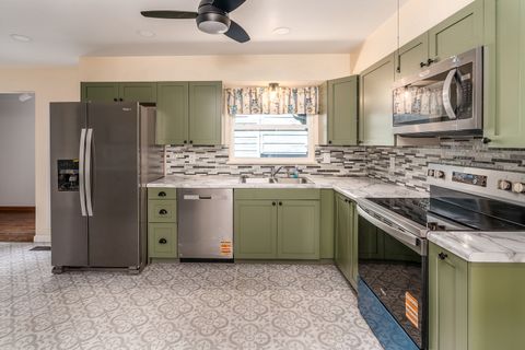 Tiny photo for 1004 S Taylor Drive, Carbondale, IL 62901 (MLS # 12601186)