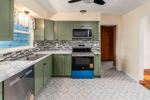 Tiny photo for 1004 S Taylor Drive, Carbondale, IL 62901 (MLS # 12601186)