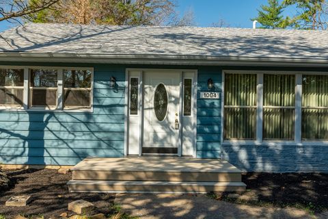 Tiny photo for 1004 S Taylor Drive, Carbondale, IL 62901 (MLS # 12601186)