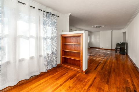 Tiny photo for 1004 S Taylor Drive, Carbondale, IL 62901 (MLS # 12601186)