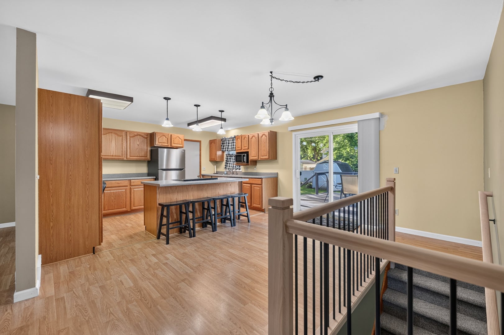 225 W Eisenhower Street