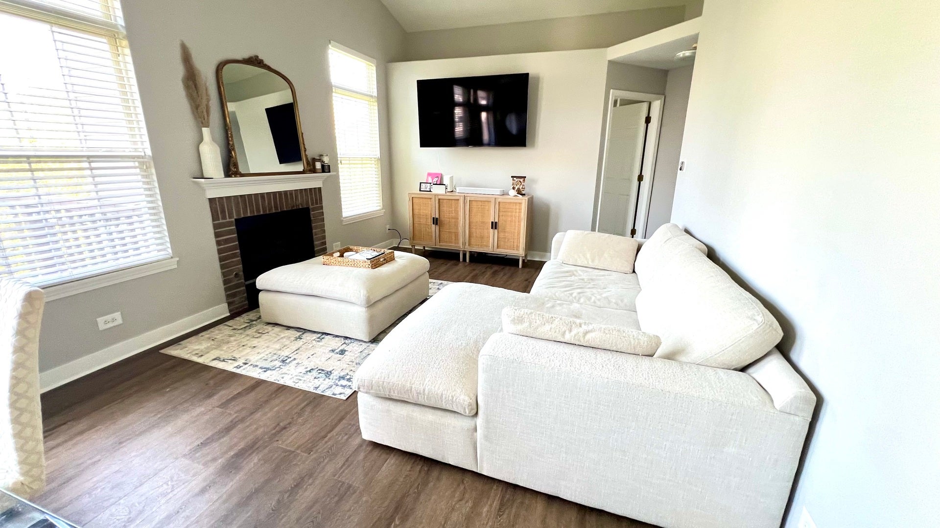 1227 Hathaway Circle
