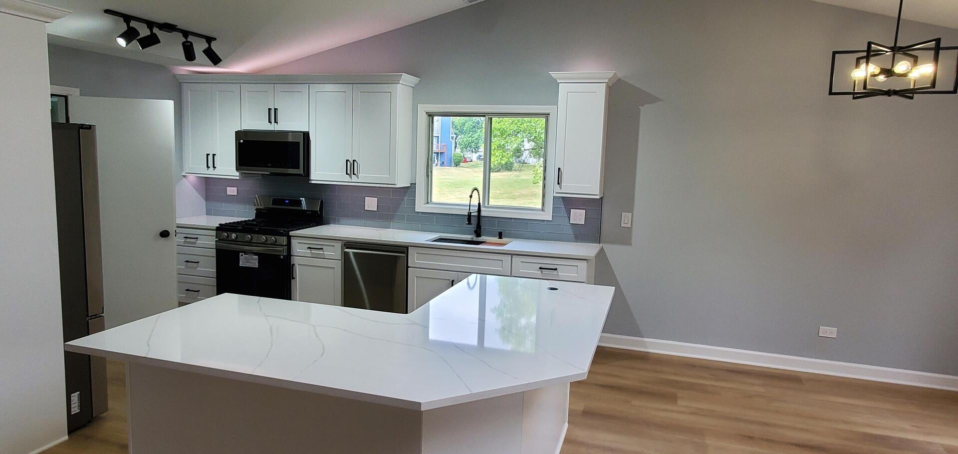 2436 W Salem Court B2