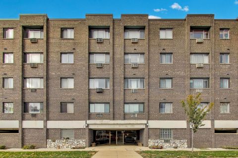Tiny photo for 7650 W Altgeld Street #411, Elmwood Park, IL 60707 (MLS # 12514643)
