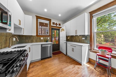 Tiny photo for 1449 W Rosemont Avenue #2, Chicago, IL 60660 (MLS # 12704802)