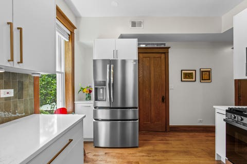 Tiny photo for 1449 W Rosemont Avenue #2, Chicago, IL 60660 (MLS # 12704802)