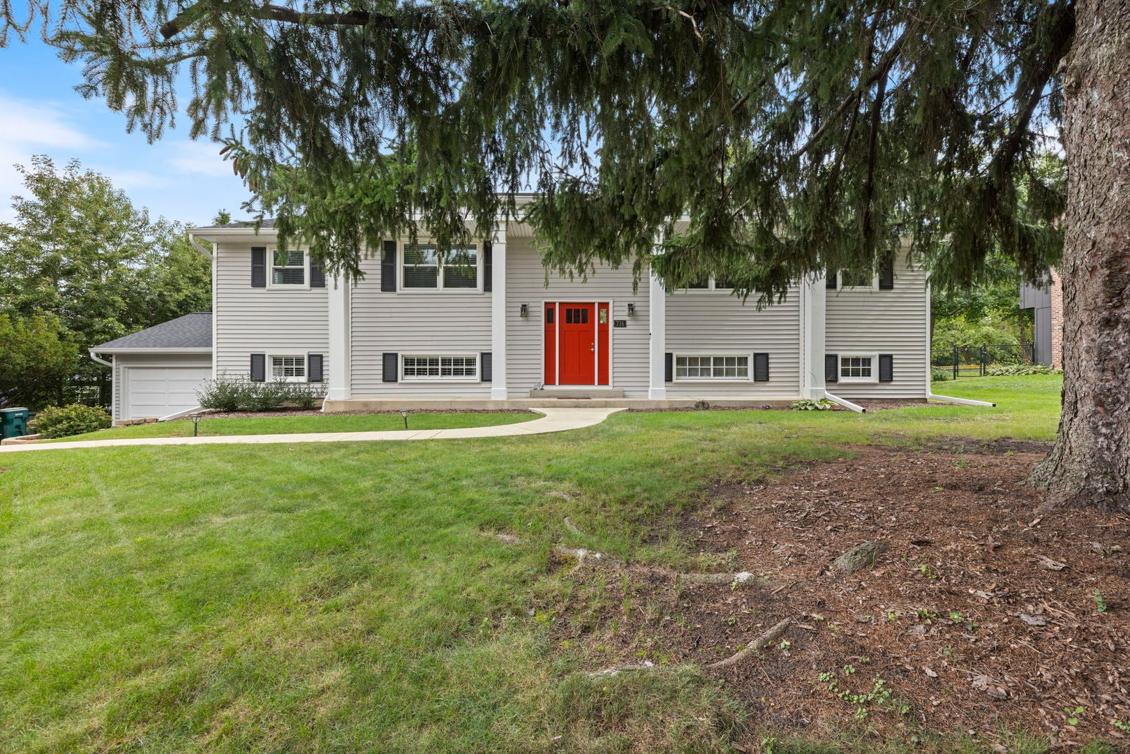 716 Woodland Hills Road