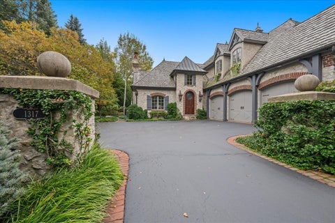 Tiny photo for 1317 Fox Glen Drive, St. Charles, IL 60174 (MLS # 12782691)