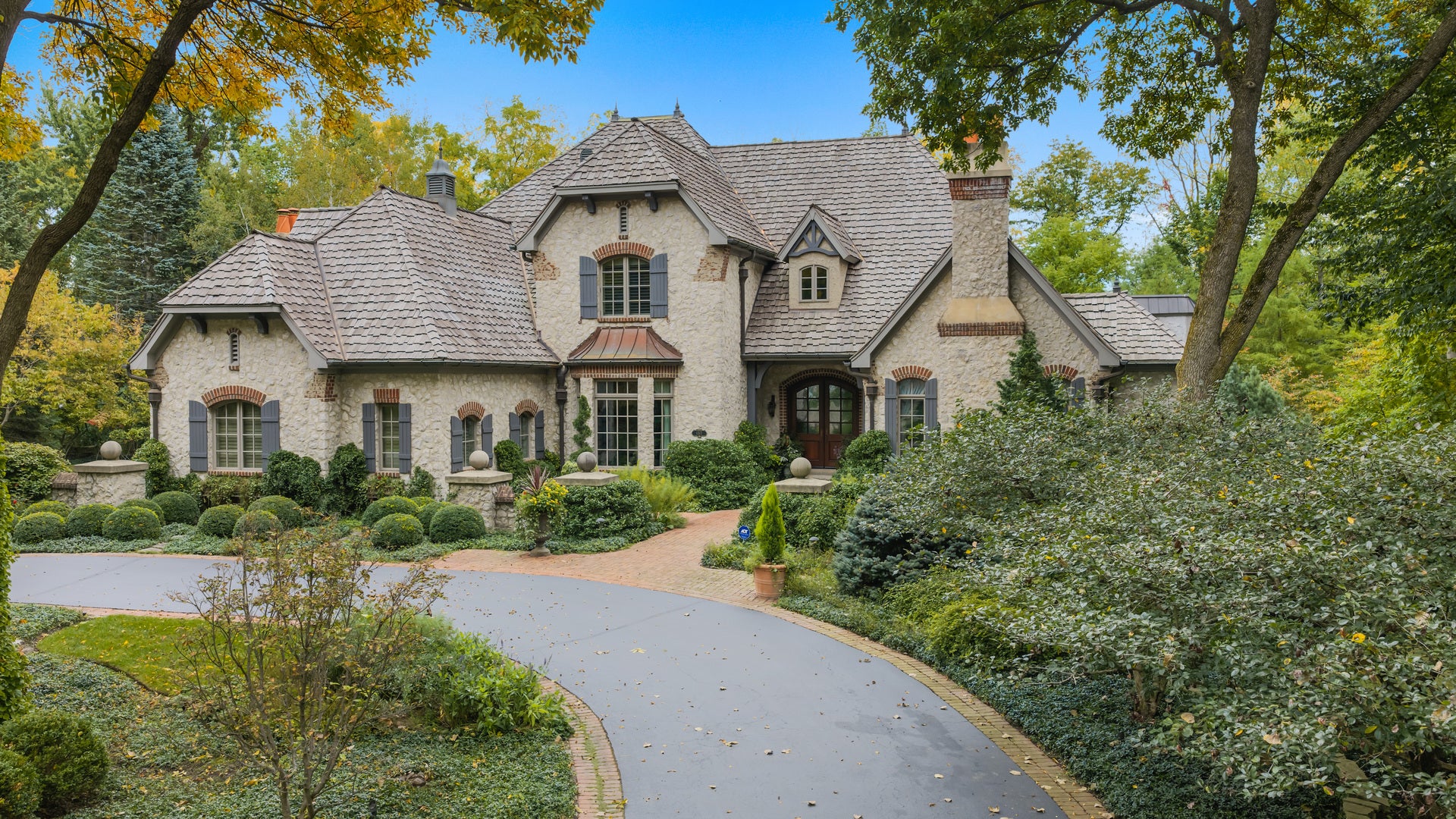 1317 Fox Glen Drive