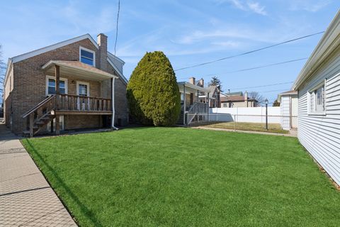 Tiny photo for 5331 N Neenah Avenue, Chicago, IL 60656 (MLS # 12584402)