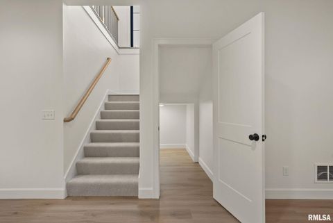 Tiny photo for 7131 Alvie Lane, Bettendorf, IA 52722 (MLS # QC4269914)