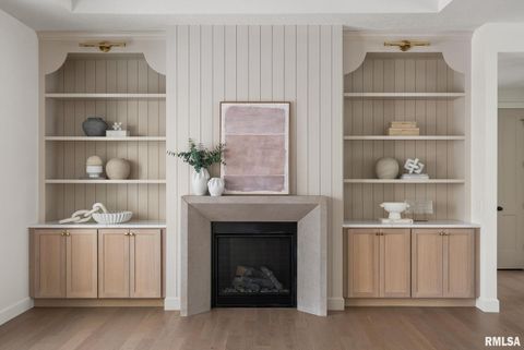 Tiny photo for 7131 Alvie Lane, Bettendorf, IA 52722 (MLS # QC4269914)