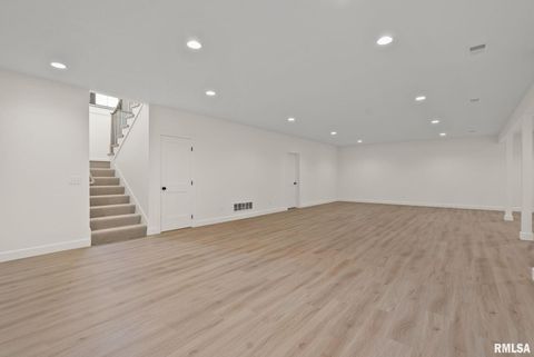 Tiny photo for 7131 Alvie Lane, Bettendorf, IA 52722 (MLS # QC4269914)