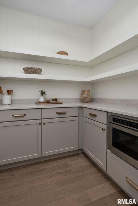 Tiny photo for 7131 Alvie Lane, Bettendorf, IA 52722 (MLS # QC4269914)