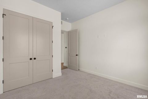 Tiny photo for 7131 Alvie Lane, Bettendorf, IA 52722 (MLS # QC4269914)