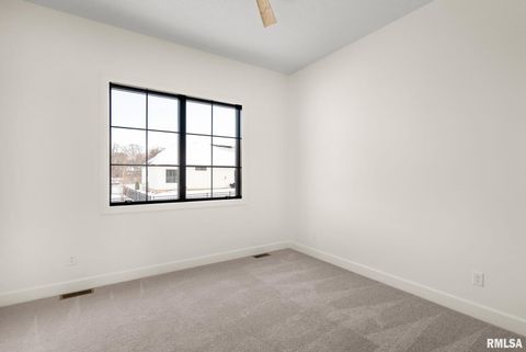 Tiny photo for 7131 Alvie Lane, Bettendorf, IA 52722 (MLS # QC4269914)