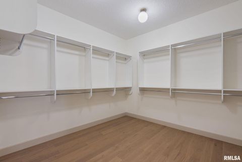 Tiny photo for 7131 Alvie Lane, Bettendorf, IA 52722 (MLS # QC4269914)