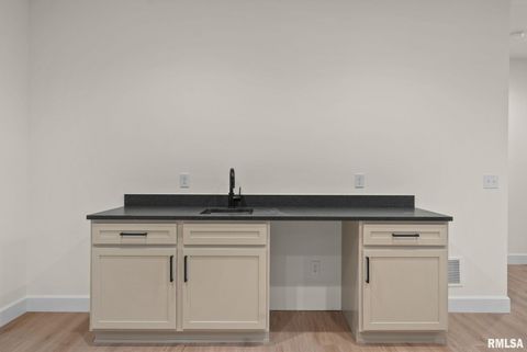 Tiny photo for 7131 Alvie Lane, Bettendorf, IA 52722 (MLS # QC4269914)