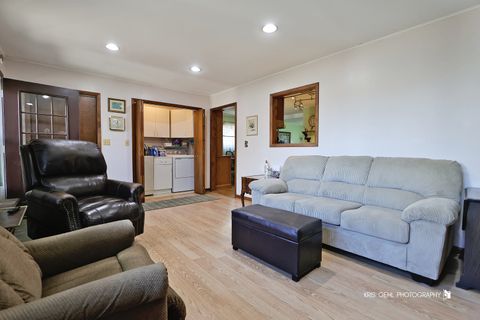 Tiny photo for 934 N Norman Lane, Wheeling, IL 60090 (MLS # 12471743)