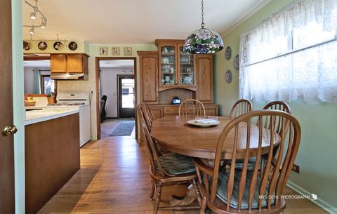 Tiny photo for 934 N Norman Lane, Wheeling, IL 60090 (MLS # 12471743)