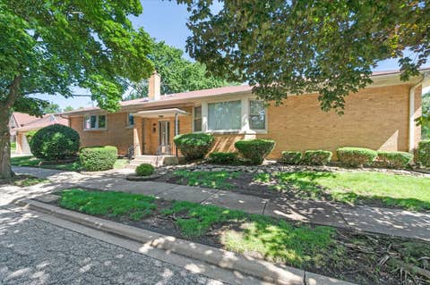 Tiny photo for 418 East End Avenue, Hillside, IL 60162 (MLS # 12727392)