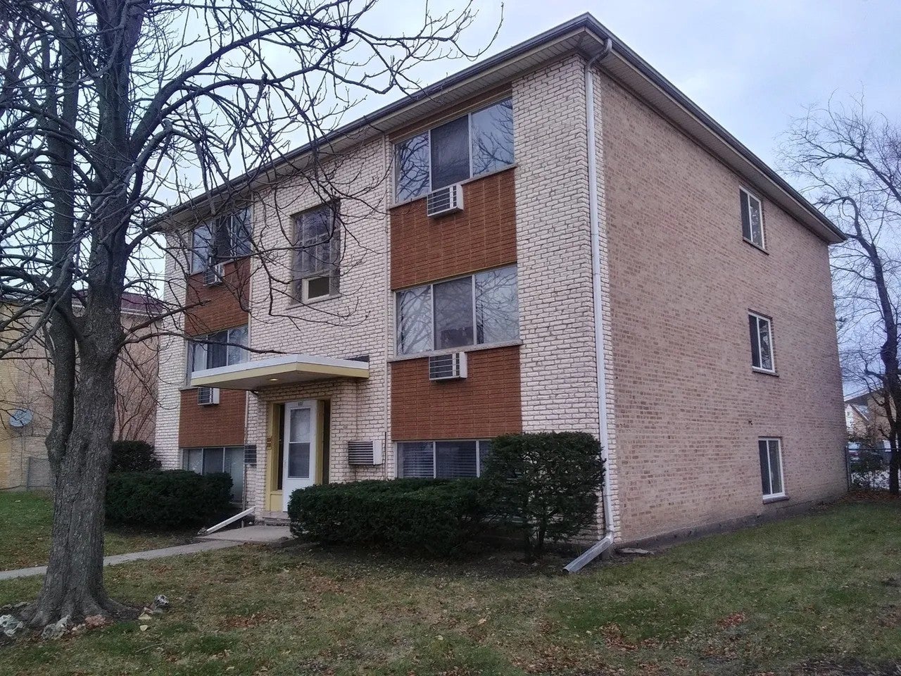 8807 Dee Road