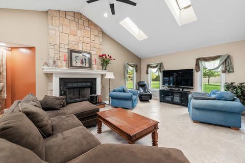 Tiny photo for 23W620 Walnut Street, Roselle, IL 60172 (MLS # 12482918)